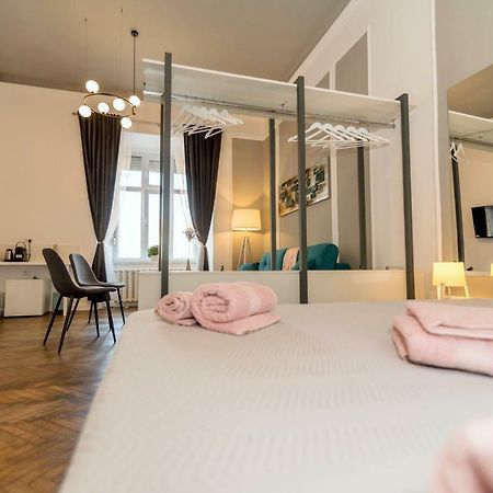 Central Premium Suites Timisoara Ngoại thất bức ảnh