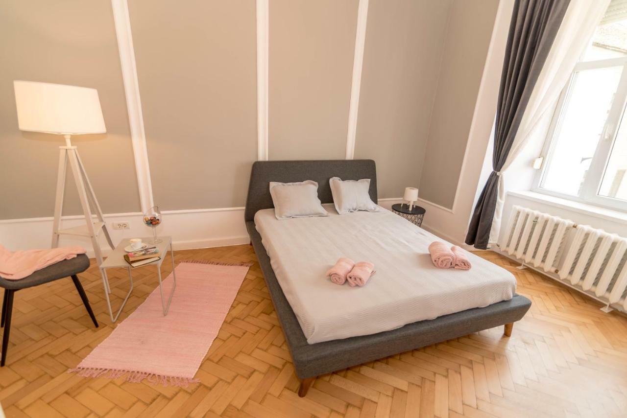 Central Premium Suites Timisoara Ngoại thất bức ảnh