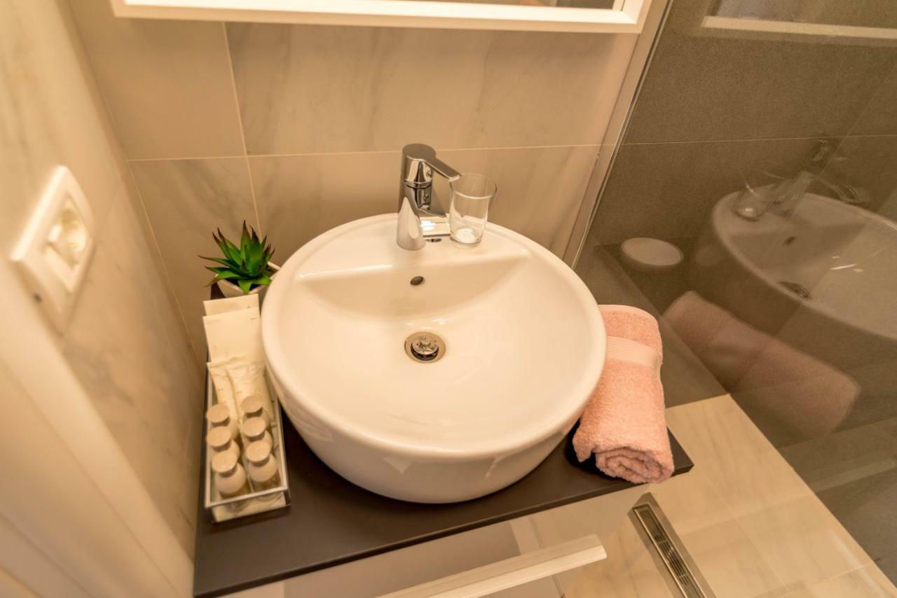 Central Premium Suites Timisoara Ngoại thất bức ảnh